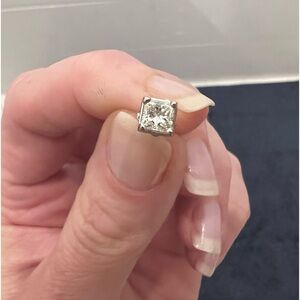 Princess cut Diamond earring